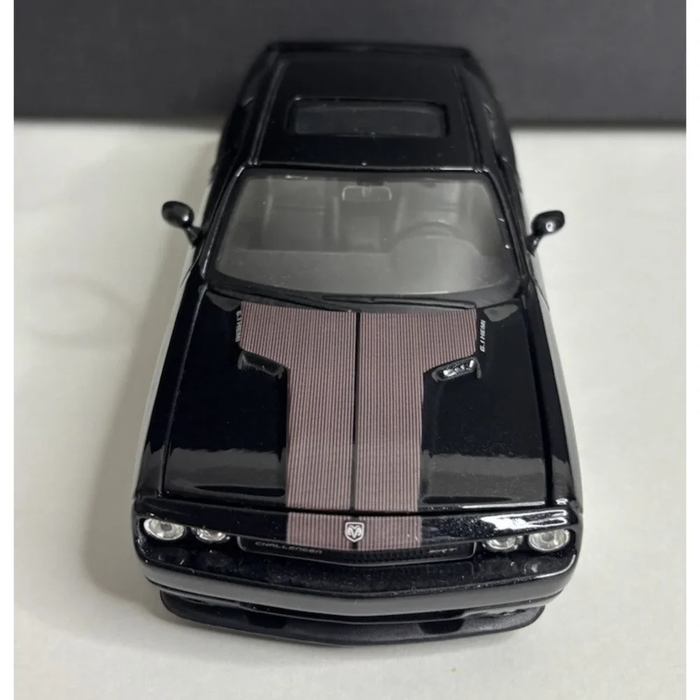 Maisto Dodge 2008 Challenger SRT8 Car Black Brown Diecast 1:24 No Box